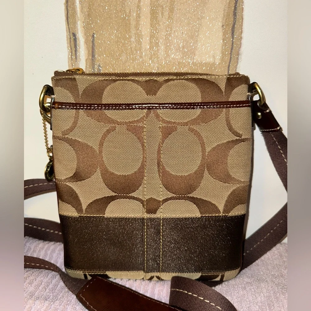 Coach Brown Signature Crossbody With Two HANGTAGS ZERO CALLOUTS - Picture 2 of 5